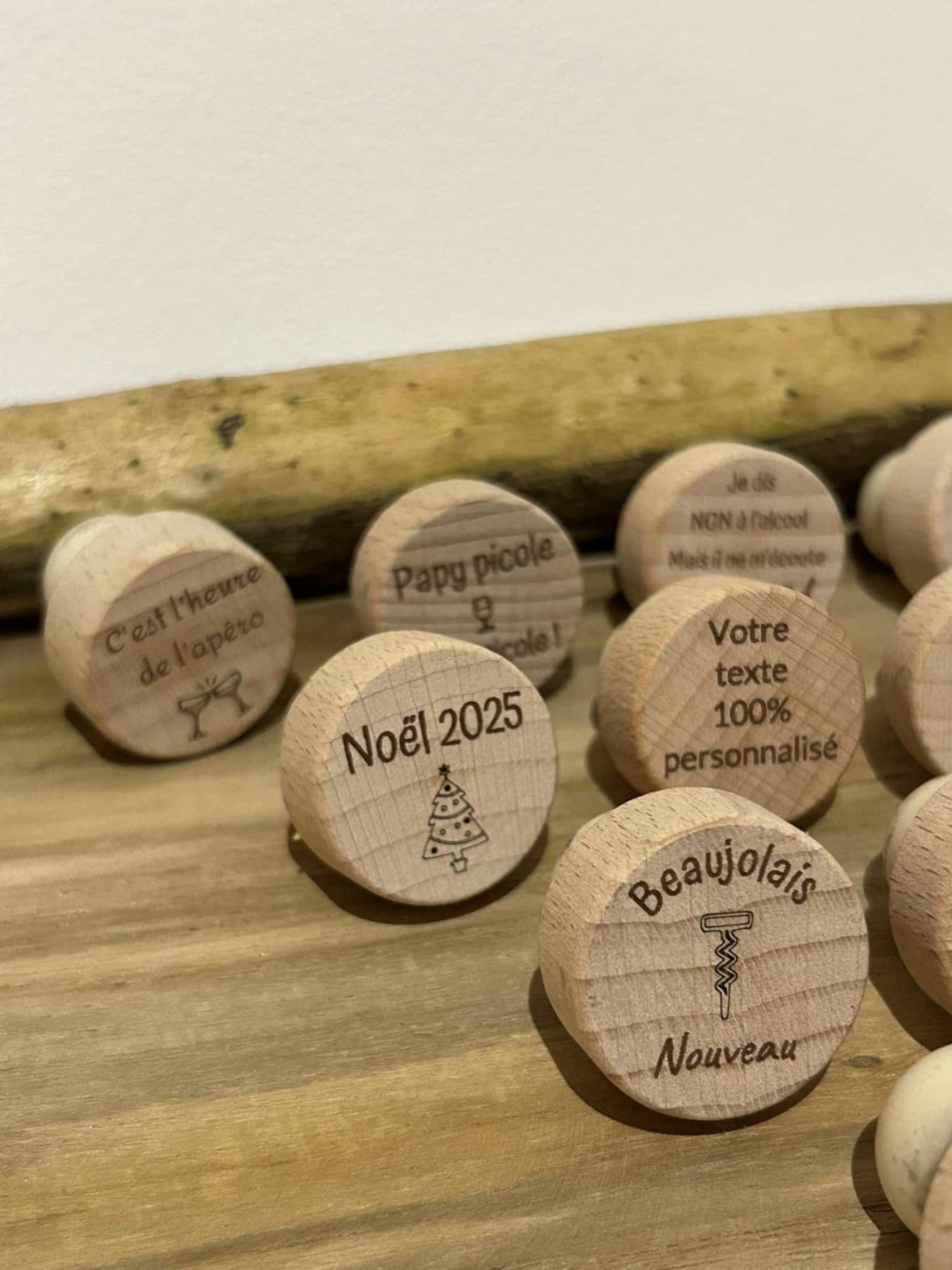 Bouchon de vin en bois, personnalisé et gravé avec votre nom