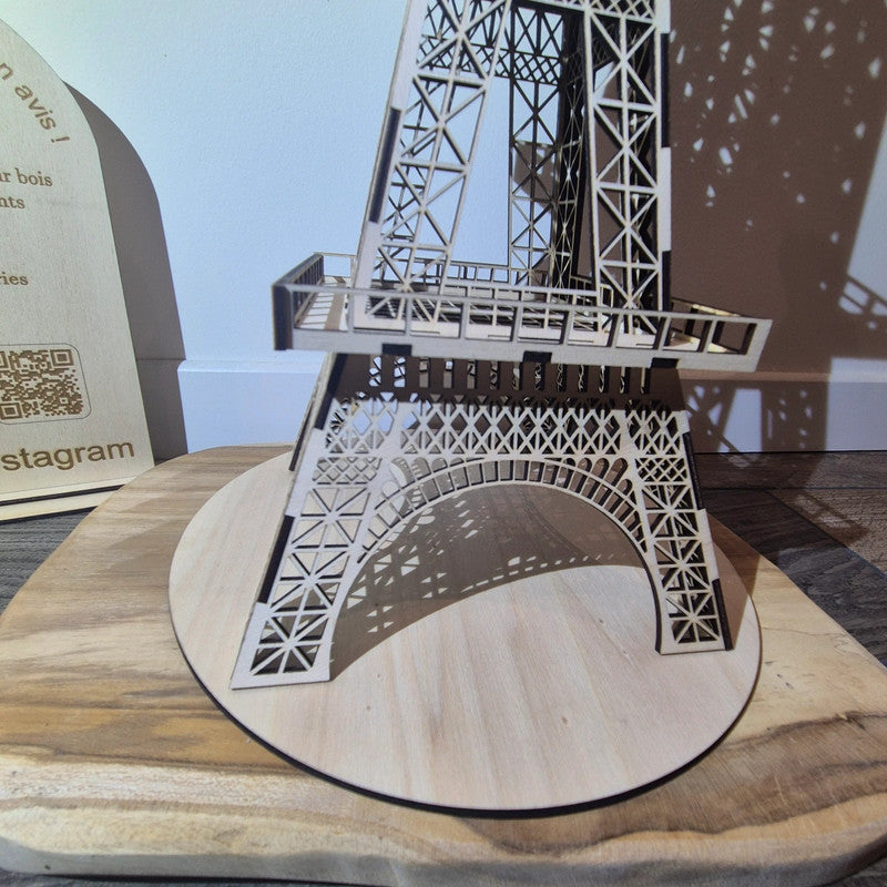 Tour Eiffel en bois