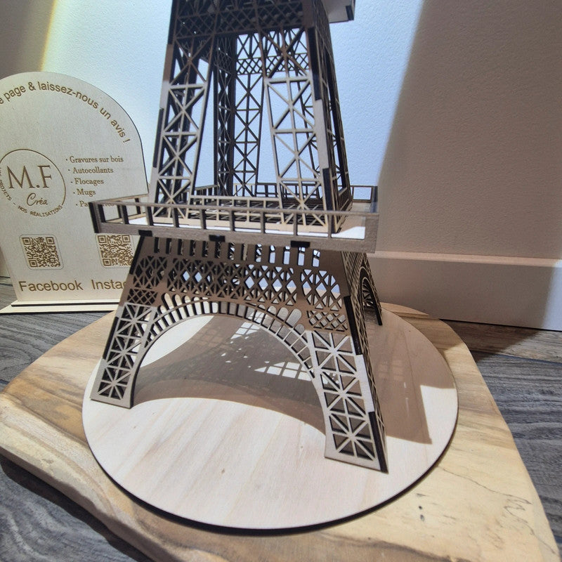 Tour Eiffel en bois