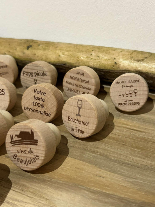 Bouchon de vin en bois, personnalisé et gravé avec votre nom
